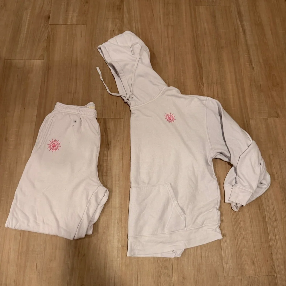 Roller Rabbit Sweatset - Picture 3 of 10